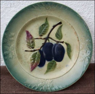 Plate  Majolica Plum 1950