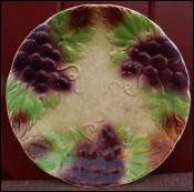 Bunch of Grapes Decorative Plate French Majolica 1900