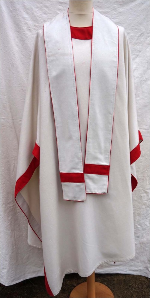 Gothic Chasuble and Stole White Red Wool