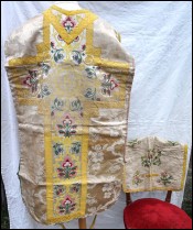 Set of Chasuble White Damask Flowered Silk Bread 18th C