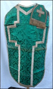 Green Damask Silk Chasuble with Maniple Silvered Braid
