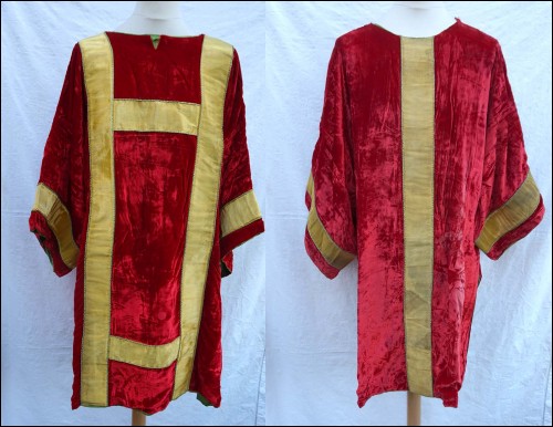 Pair Roman Chasuble Red Velvet and Golden Braid