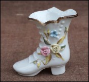 Gilt Porcelain Miniature Shoe Villenauxe 1920