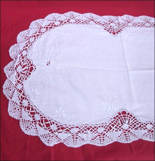 Table Runner Centerpiece Embroidered Cutwork Flower 47 1/4