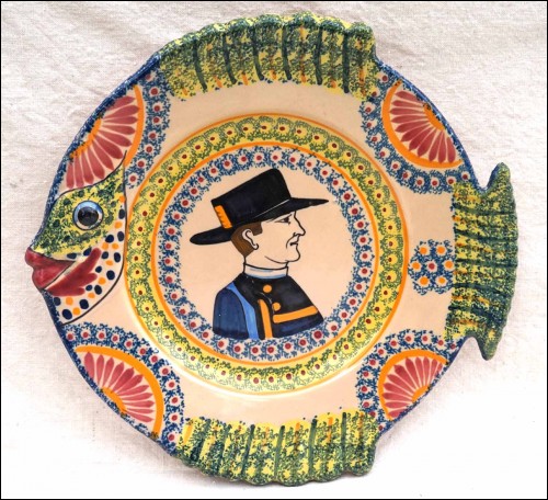 QUIMPER HENRIOT Fish Shaped Little Breton Plate Corbeille Faience F