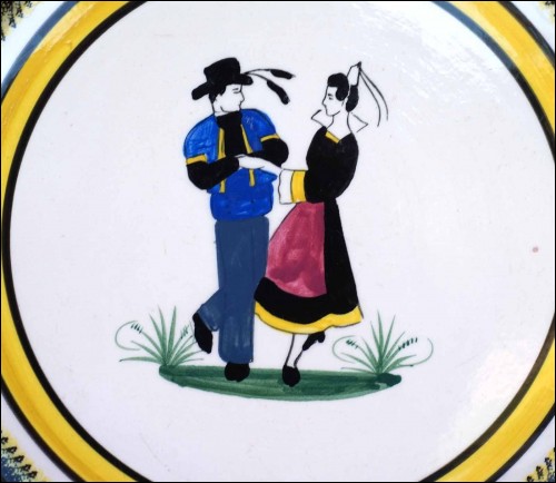 QUIMPER HENRIOT Couple Dancers Cake Dish Hand Painted Faience