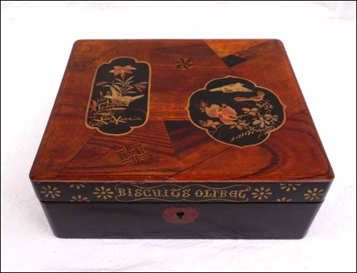 Japanese Paper Mache Lacquered Box Bird Biscuit Olibet Signed