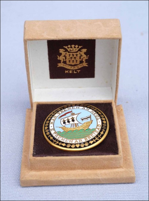 R Y CRESTON Celtic Enameled Brooch Kelt Ar Seiz Breur Quimper 1936 Boxed