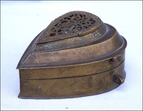 Indian Heart Shaped Vanity Epilation Box Cut Engraved Box 19th C