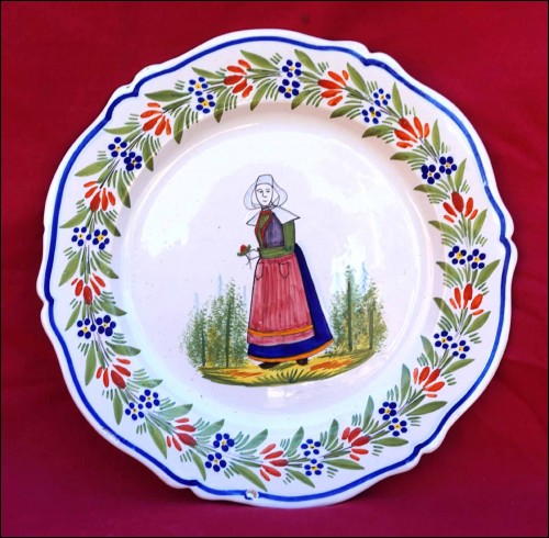 HENRIOT QUIMPER Little Bretonne Scalloped Plate French Hand Painted Faience