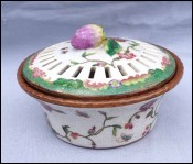 Chinese Porcelain Scent Potpourri Lidded Box Wong Lee