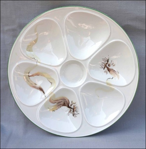 Porcelain Oyster Plate Seaweed Berry 1960 AB